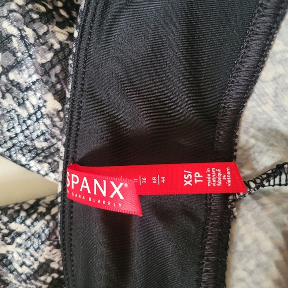 Spanx Faux Leather Snake Shine Leggings - Picture 5 of 5